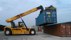 Xuzhou 45t Engine New 4wd <b>Container</b> Reach Stacker Xcs4531t Capacity Outdoor Use for Sale - Product Image 6