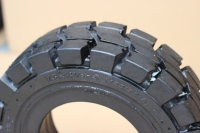 Fabricant chinois KOBURA nouvel approvisionnement pneus de chariot élévateur de haute qualité 15x4.5-8 4008 5.00-8 6.00-9 petit pneu en caoutchouc solide
