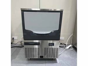 Machine à glaçons commerciale de grande capacité avec compresseur, modèle très demandé de haute précision, production quotidienne de 300 kg de glaçons, expédié depuis l'usine - Product Image 2