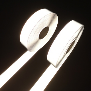 <span class=keywords><strong>2025</strong></span> mới hợp thời trang trắng conspicuity Băng phân khúc phát sáng trong bóng tối màu xanh lá cây ánh sáng bạc phản chiếu truyền nhiệt băng cho hàng may mặc - Product Image 5