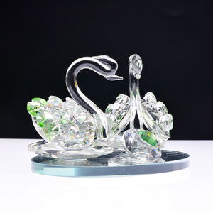 Soporte para Perfume de Coche con Forma de Cisne de Cristal, Cristal Amarillo en Forma de Corazón, Ambientador Decorativo para Escritorio, Clip para Ventilación - Product Image 3