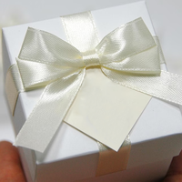 Emballage de mini boîtes de chocolat de mariage en papier personnalisé. Emballage de boîtes de bonbons cadeau de mariage