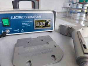 <span class=keywords><strong>Dermatome</strong></span> électrique chirurgical de greffage de peau d'acier inoxydable de IN-Q1 - Product Image 5