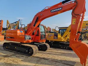 Excavatrice Doosan DX150LC-9C de 15 tonnes, 100% prête à l'emploi, bon état, d'occasion, avec moteur et boîte de vitesses, à vendre - Product Image 4