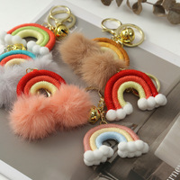 Porte-clés en coton tressé à la main en forme d'arc-en-ciel avec pompon en peluche, idéal pour les enfants de 5 à 7 ans, fabriqué en Chine - Vente en gros