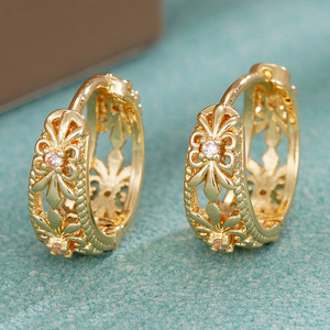 Manchettes d'oreille creuses à motif floral pour femmes, design floral délicat, bijoux de mode élégants - Product Image 5