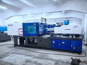 Macchina per stampaggio ad iniezione orizzontale da 160 tonnellate 300g attrezzature in plastica con sistema Servo - Product Image 3