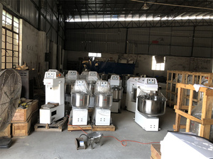 Nouvelle Pétrin de Boulangerie Professionnelle à Contrôle Numérique, Deux Moteurs, en Acier Inoxydable, Capacité de Bol 130L, 100kg, avec Garantie Commerciale - Product Image 3