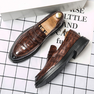 Vente en gros en usine de chaussures habillées en cuir pour hommes motif italien chaussures <span class=keywords><strong>bateau</strong></span> formelles classiques de qualité supérieure en cuir style bureau - Product Image 3