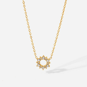 Collier en or en forme de fleur avec pavé de zircon blanc pour bijoux de mode - Product Image 1