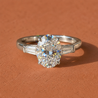 Bague de fiançailles ovale personnalisée en or blanc de luxe avec diamant synthétique CVD et pierres latérales en diamant de laboratoire, bijoux raffinés pour femme