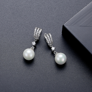LUOTEEMI all'ingrosso spedizione gratuita donne di lusso eleganti accessori per abiti da sera romantici <span class=keywords><strong>orecchini</strong></span> pendenti con <span class=keywords><strong>perle</strong></span> <span class=keywords><strong>bianche</strong></span> - Product Image 6