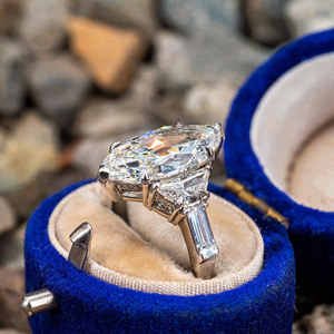 Anello Minimalista a Forma di Marquise per Donne, Stile Futuristico e Cool, Aspetto Trasparente, Accessorio Moda per Dito, Regalo - Product Image 5