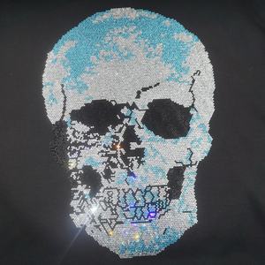 Elegante calavera hierro en diamantes de imitación diseño Transferencia de Calor cristal calavera motivo hierro para ropa de calle - Product Image 1