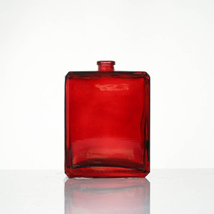 Botella de <span class=keywords><strong>Perfume</strong></span> de vidrio cuadrada plana de lujo de 100ml para <span class=keywords><strong>mujer</strong></span> personalizada negro rojo elegante con superficie de serigrafía - Product Image 2