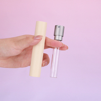 Flacons de parfum remplaçables personnalisés de 10 ml avec pompe, finition mate et option de gravure, emballage de luxe en verre