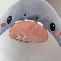 Coussin décoratif en peluche coton Kawaii de haute qualité en forme de requin, rembourrage en coton PP, taille et couleur personnalisables, unisexe, décoration intérieure pour enfants