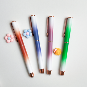 Elegante Pluma Estilográfica Metálica Wei Zhuang con Logotipo Personalizado, Color Degradado, Punta Ligeramente Oblicua de 0.38mm, Buena Calidad de Escritura - Product Image 1