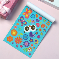 Livre d'activités autocollantes d'été 123 pièces Color & Play, kit de coloriage et de jeux pour enfants avec fleurs et papillons pour l'artisanat et la décoration extérieure