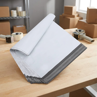 Sac de courrier en polyéthylène blanc biodégradable écologique de la marque Ukhi avec protection de stockage sécurisée, enveloppe en plastique pour l'expédition de vêtements