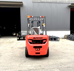 Chariot élévateur diesel 3 tonnes certifié CE pour manutention de marchandises, transmission intégrale, commande assise, hauteur de levage 4500 mm - Product Image 3