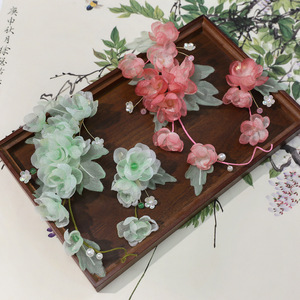 กิ๊บติดผมฮั่นฝูผ้าไหมสีอ่อนสไตล์จีนโบราณแบบดั้งเดิม ทำมือ รุ่นใหม่ประจำปี 2026 พร้อมดีไซน์เก๋ไก๋ - Product Image 1