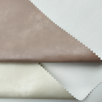 Tissu en polyester enduit de PU noir imperméable de bonne qualité à prix abordable, avec support tricoté, anti-moisissure et résistant à l'abrasion pour vestes