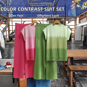 Ensemble deux pièces en tricot pour femmes, haut à manches courtes dégradé et pantalon large, tenue décontractée, vente en gros - Product Image 2
