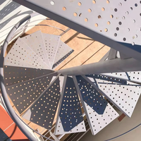 Escalier en acier rotatif de petite taille pour extérieur VIKO : résistant aux intempéries et durable