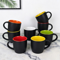 Vente en gros de tasses à thé et à café en grès de 12 oz, deux couleurs, avec logo personnalisé imprimé, mug à café en céramique noir mat pour cadeaux promotionnels