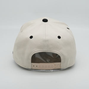 Камуфляжная бейсболка с натуральным деревом - Product Image 3