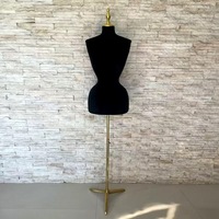 Mannequin féminin demi-corps Pinnacle, modèle sexy BBL, hanches et poitrine généreuses, en fibre de verre, avec support doré, taille curvy