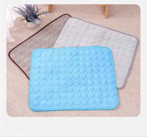 Coussin de canapé rafraîchissant en soie glacée et coton pour chien, style GZZEST, respirant pour l'été, vente en gros - Product Image 4