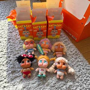 Nuevo CRYBABY Vacation ModeOn Cry Baby Segunda Generación Serie Vacaciones de Verano Peluche Colgante 1 Unisex 15-17 Años - Product Image 4