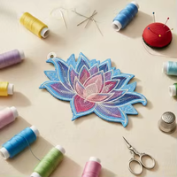 Patchs thermocollants en tissu brodés à la main, motif lotus exquis bleu irrégulier, pour vestes, t-shirts, et créations DIY personnalisées