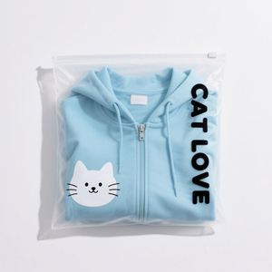 Sac biodégradable personnalisé auto-scellant à fermeture éclair T-shirt en plastique givré et emballage de vêtements avec logo pour chaussures - Product Image 4