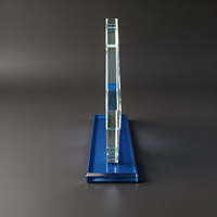 Trophée en cristal Neelpure 187219 au design unique en forme de maison pour la commémoration de l'industrie de la construction