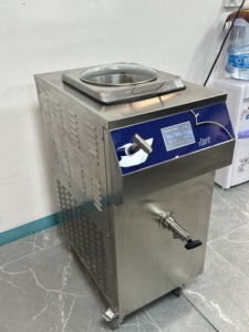 Pasteurisateur de lait UHT entièrement automatique en acier inoxydable 3-en-1 avec système de refroidissement pour crème glacée, capacité de 100 L/h - Product Image 4