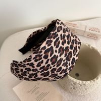 Nouveau Bandeau Élargi Personnalisé en Tissu Imprimé Léopard, Accessoire Cheveux Rétro Tendance à Texture Haut de Gamme pour Femme