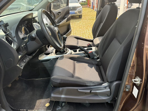 Nissan Navara 2019 Color Café, Autos Usados a Precios Accesibles, Exportación de Autos de Segunda Mano - Product Image 5