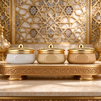 Bougie parfumée de luxe élégante pour les fêtes, dans un bocal en verre avec couvercle doré, pour la décoration de Noël et comme centre de table