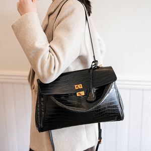 Custom Logo Summer Soft Leather New Tote Bag Large Capacity Portable Locking Bag Crossbody Underarm Bag - Product Image 1
