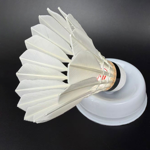 Volants de badminton professionnels SNOWPEAK T2 A+ en plumes d'oie de quatrième qualité, durables et à haute performance pour l'entraînement - Product Image 3