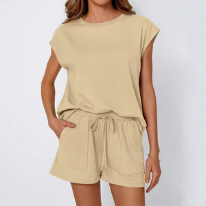 Completo due pezzi casual da donna Primavera/Estate 2026, tinta unita, sopra il ginocchio, vestibilità ampia, manica corta, con tasche - Product Image 1