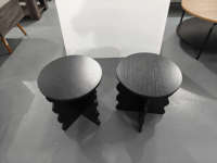Table basse ronde en bois noir moderne, design unique avec base ondulée, table d'appoint en bois, petite table centrale classique en bois pour salon