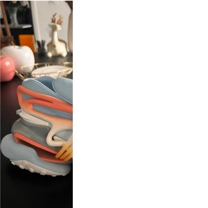 Chaussures décontractées de luxe haut de gamme à semelle épaisse et rehaussante, au design unique inspiré des vaisseaux spatiaux, pour la marche. - Product Image 1