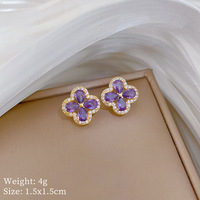 Set Perhiasan Kalung dan Anting Tusuk Desain Unik untuk Wanita, Bertabur Zirkon Amethyst, Liontin Bunga Empat Daun, Grosir Pabrik