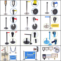 Poteau de délimitation de file d'attente pratique et robuste avec poteau en acier inoxydable et base lestée de sable pour la gestion d'événements