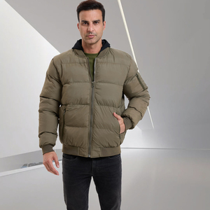 Chaqueta Acolchada con Capucha Negra para Hombre SF46 713, Ropa Casual de Invierno Aislada - Product Image 6