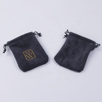 Pochette d'emballage cadeau pour bijoux en daim foncé avec cordon de serrage et coin rond avec LOGO doré personnalisé